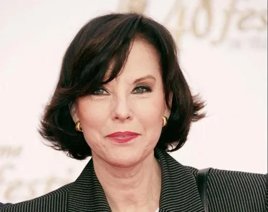 Denise Fabre a perdu sa jumelle : comprendre l’histoire vraie derrière une expression émouvante