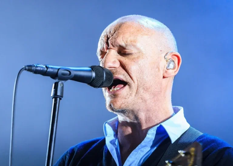Gaetan Roussel maladie : vérité, rumeurs et état de santé du chanteur de Louise Attaque